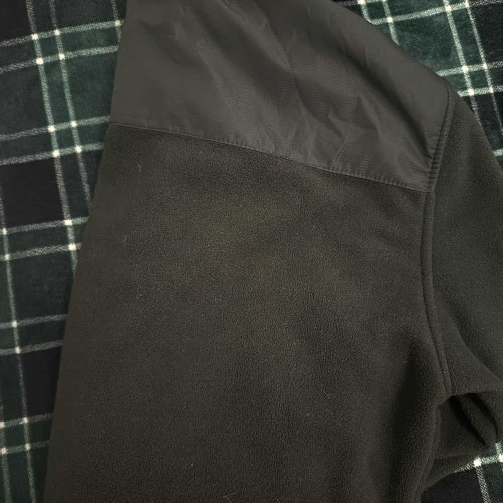 New Balance Black Hooded Jacket - Picture 5 of 5